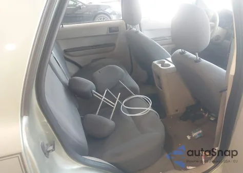 2008 Ford Escape Xls/Xls Manual z USA, uszkodzony, nr VIN 1FMCU02Z48KC68171